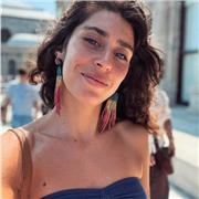 Ciao sono Silvia e sono una libraia laureata in Giurisprudenza. Appassionata di letteratura italiana, greca e latina e di storia